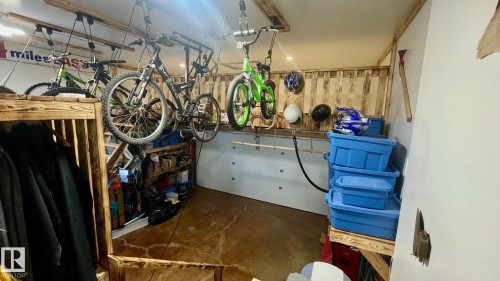 5322 55 Avenue, Bashaw, AB - Indoor Photo Showing Garage