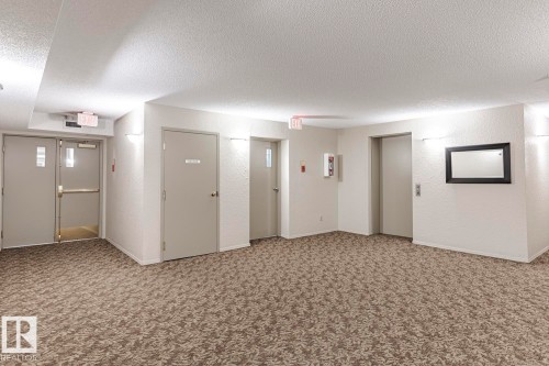 516 3 Perron Street, St. Albert, AB - Indoor Photo Showing Other Room