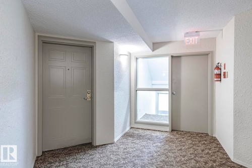516 3 Perron Street, St. Albert, AB - Indoor Photo Showing Other Room