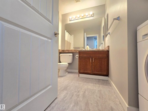 204 240 Spruce Ridge Road, Spruce Grove, AB - Indoor Photo Showing Bathroom