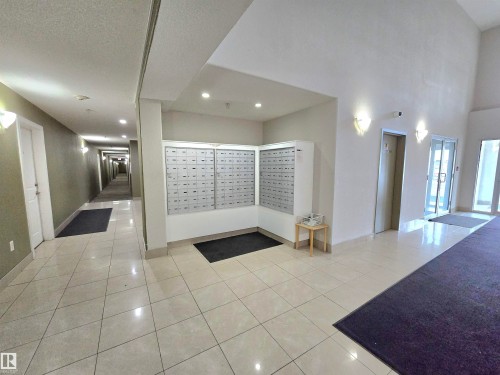 204 240 Spruce Ridge Road, Spruce Grove, AB - Indoor Photo Showing Other Room