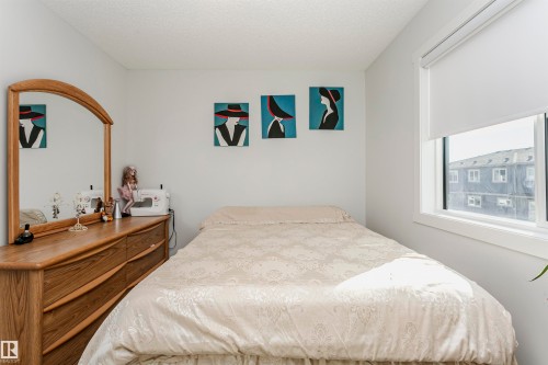 19627 28 Avenue, Edmonton, AB - Indoor Photo Showing Bedroom