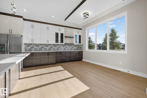 181 Edgewater Circle, Leduc, AB - Indoor Photo Showing Kitchen With Upgraded Kitchen