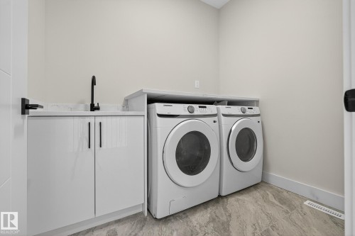 181 Edgewater Circle, Leduc, AB - Indoor Photo Showing Laundry Room
