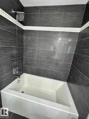 505 11969 Jasper Avenue, Edmonton, AB - Indoor Photo Showing Bathroom