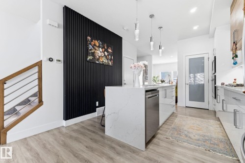 9843 153 Street, Edmonton, AB - Indoor Photo Showing Kitchen With Upgraded Kitchen