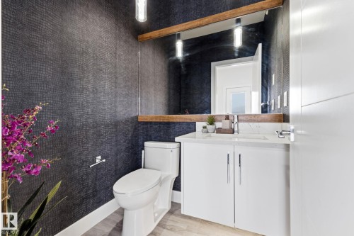 9843 153 Street, Edmonton, AB - Indoor Photo Showing Bathroom