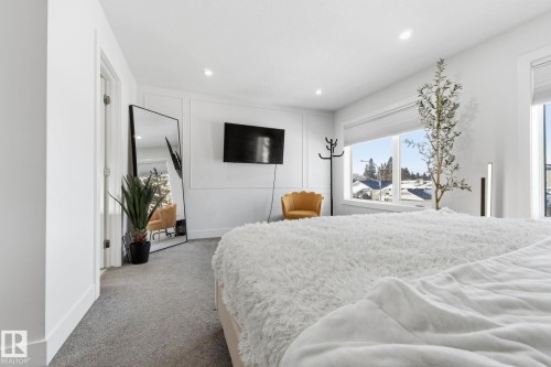 9843 153 Street, Edmonton, AB - Indoor Photo Showing Bedroom