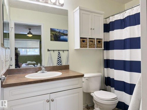 735 Kananaskis Drive, Devon, AB - Indoor Photo Showing Bathroom