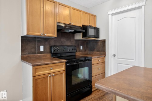 4214 156A Avenue, Edmonton, AB - Indoor Photo Showing Kitchen