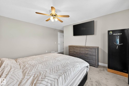 4214 156A Avenue, Edmonton, AB - Indoor Photo Showing Bedroom