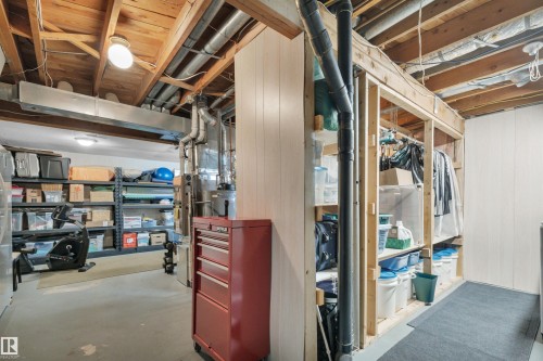 View of storage area - 7075 32 Avenue, Edmonton, AB - Indoor