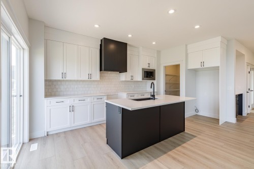 13113 212A Street, Edmonton, AB - Indoor Photo Showing Kitchen