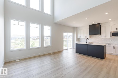 13113 212A Street, Edmonton, AB - Indoor Photo Showing Kitchen With Upgraded Kitchen