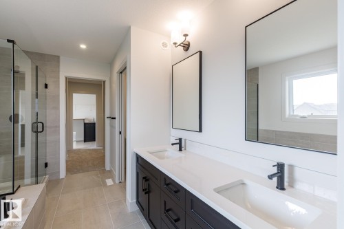 13113 212A Street, Edmonton, AB - Indoor Photo Showing Bathroom