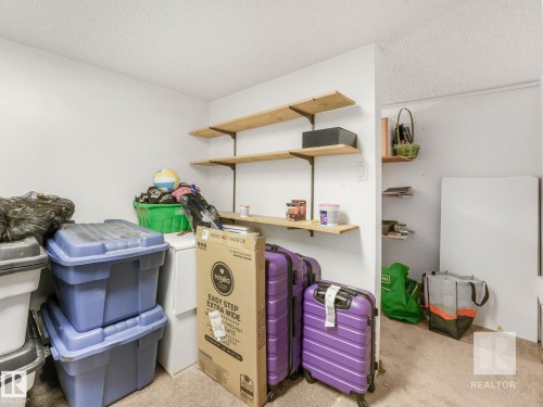 Storage with washer / clothes dryer - 4504 48 Avenue, Onoway, AB - Indoor