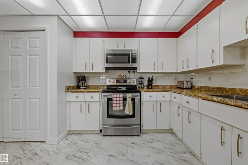 409 14810 51 Avenue, Edmonton, AB - Indoor Photo Showing Kitchen