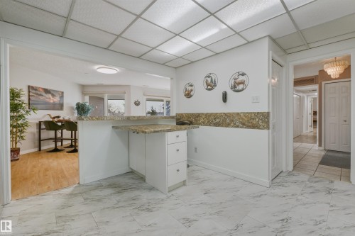 409 14810 51 Avenue, Edmonton, AB - Indoor Photo Showing Kitchen