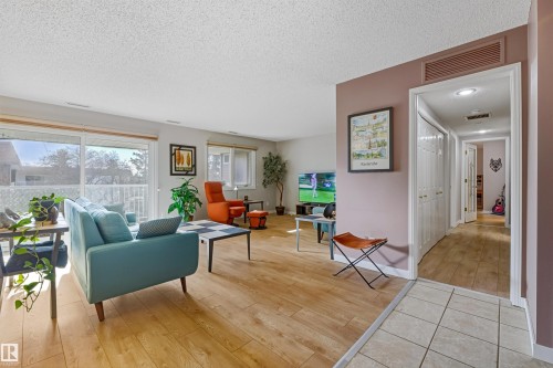 409 14810 51 Avenue, Edmonton, AB - Indoor Photo Showing Living Room