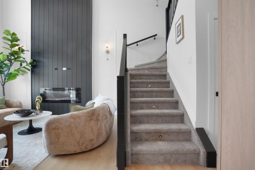 3327 Chernowsi Way, Edmonton, AB - Indoor Photo Showing Other Room