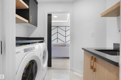 3327 Chernowsi Way, Edmonton, AB - Indoor Photo Showing Laundry Room