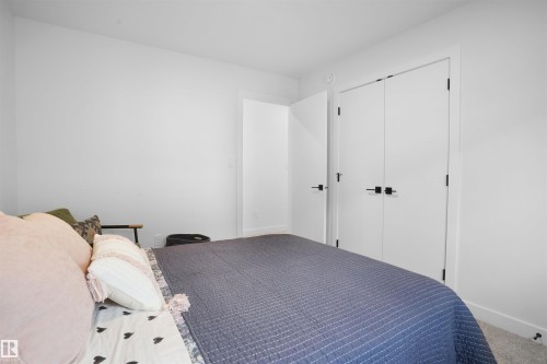 3327 Chernowsi Way, Edmonton, AB - Indoor Photo Showing Bedroom