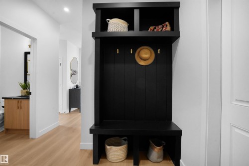 3327 Chernowsi Way, Edmonton, AB - Indoor Photo Showing Other Room