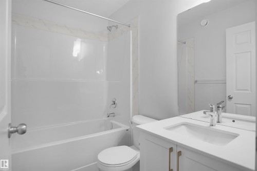 18172 73 Street, Edmonton, AB - Indoor Photo Showing Bathroom