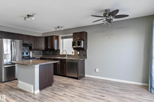 168 Keystone Crescent, Leduc, AB - Indoor Photo Showing Kitchen