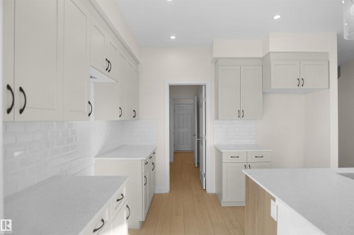 1023 14 Avenue, Edmonton, AB - Indoor Photo Showing Kitchen