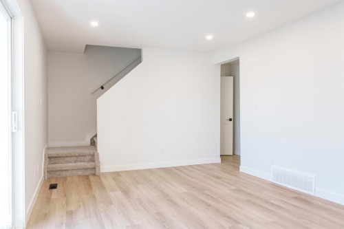 18418 62B Avenue, Edmonton, AB - Indoor Photo Showing Other Room