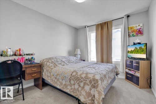 745 Eagleson Crescent, Edmonton, AB - Indoor Photo Showing Bedroom