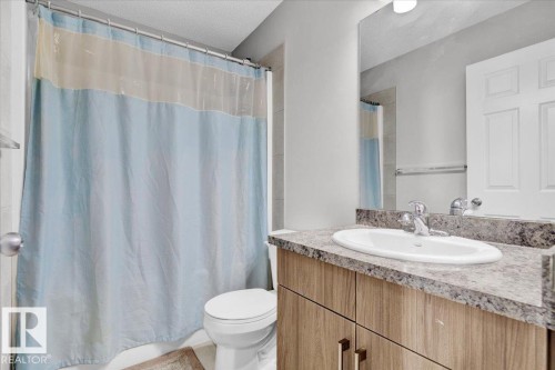 745 Eagleson Crescent, Edmonton, AB - Indoor Photo Showing Bathroom