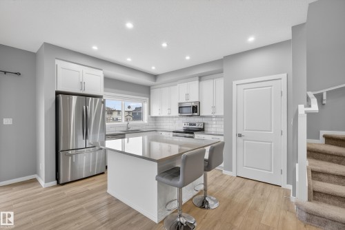 2382 Kelly Circle, Edmonton, AB - Indoor Photo Showing Kitchen With Stainless Steel Kitchen With Upgraded Kitchen
