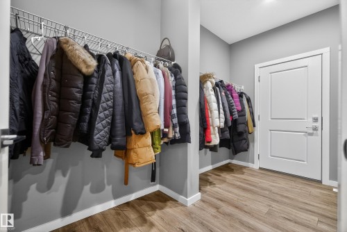 2382 Kelly Circle, Edmonton, AB - Indoor With Storage