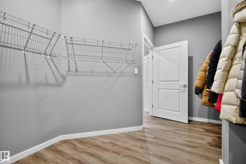 2382 Kelly Circle, Edmonton, AB - Indoor With Storage