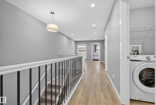 2382 Kelly Circle, Edmonton, AB - Indoor Photo Showing Laundry Room