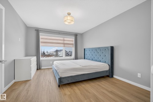 2382 Kelly Circle, Edmonton, AB - Indoor Photo Showing Bedroom