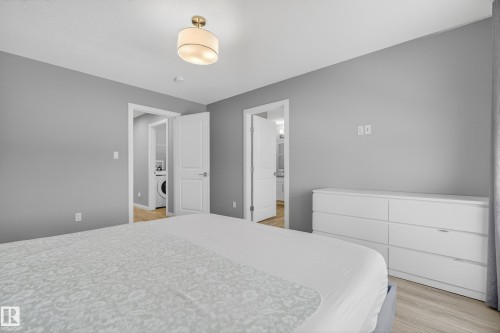 2382 Kelly Circle, Edmonton, AB - Indoor Photo Showing Bedroom