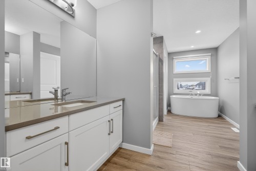 2382 Kelly Circle, Edmonton, AB - Indoor