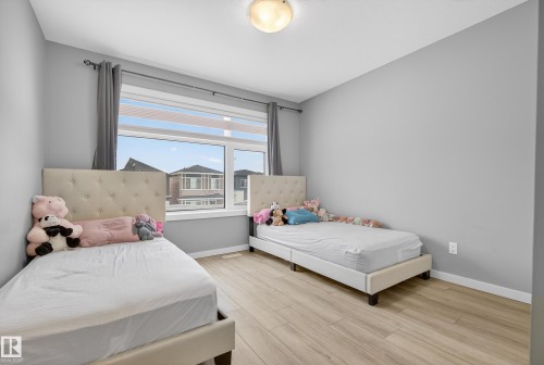 2382 Kelly Circle, Edmonton, AB - Indoor Photo Showing Bedroom