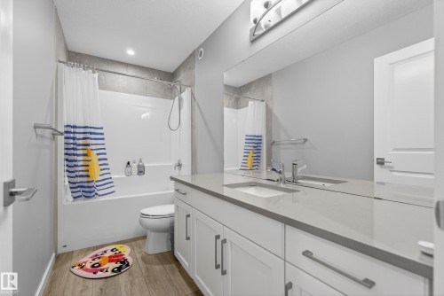 2382 Kelly Circle, Edmonton, AB - Indoor Photo Showing Bathroom