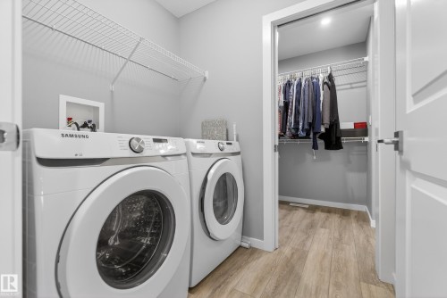 2382 Kelly Circle, Edmonton, AB - Indoor Photo Showing Laundry Room