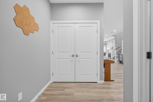 2382 Kelly Circle, Edmonton, AB - Indoor Photo Showing Other Room