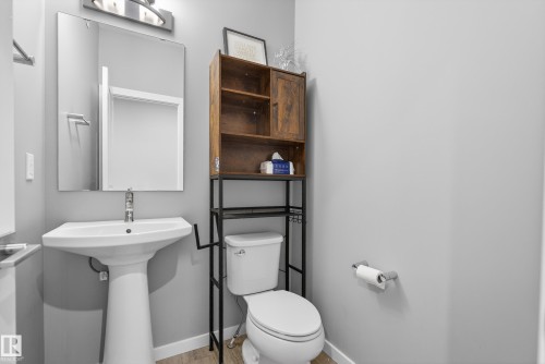 2382 Kelly Circle, Edmonton, AB - Indoor Photo Showing Bathroom