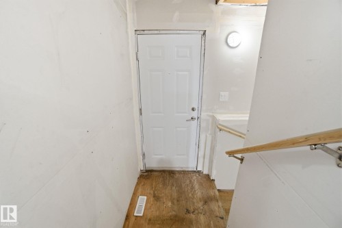 19732 28 Avenue, Edmonton, AB - Indoor Photo Showing Other Room