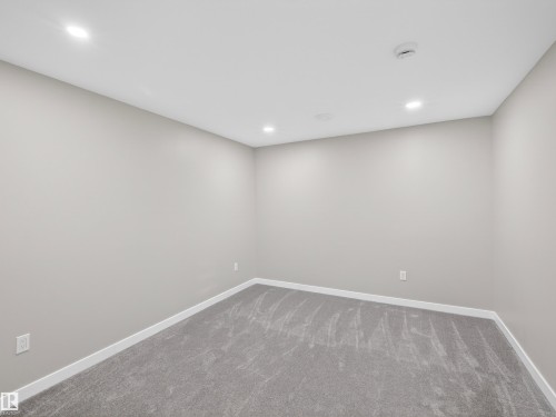 Spare room - 1267 Chappelle Boulevard, Edmonton, AB - Indoor Photo Showing Other Room