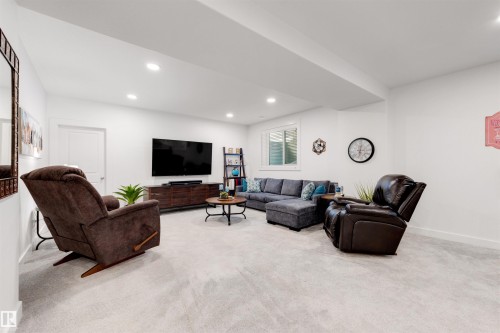 4683 Chegwin Wynd, Edmonton, AB - Indoor Photo Showing Other Room