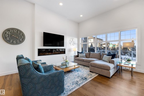 4683 Chegwin Wynd, Edmonton, AB - Indoor Photo Showing Living Room
