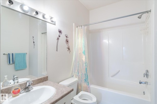 224 4304 139 Avenue, Edmonton, AB - Indoor Photo Showing Bathroom